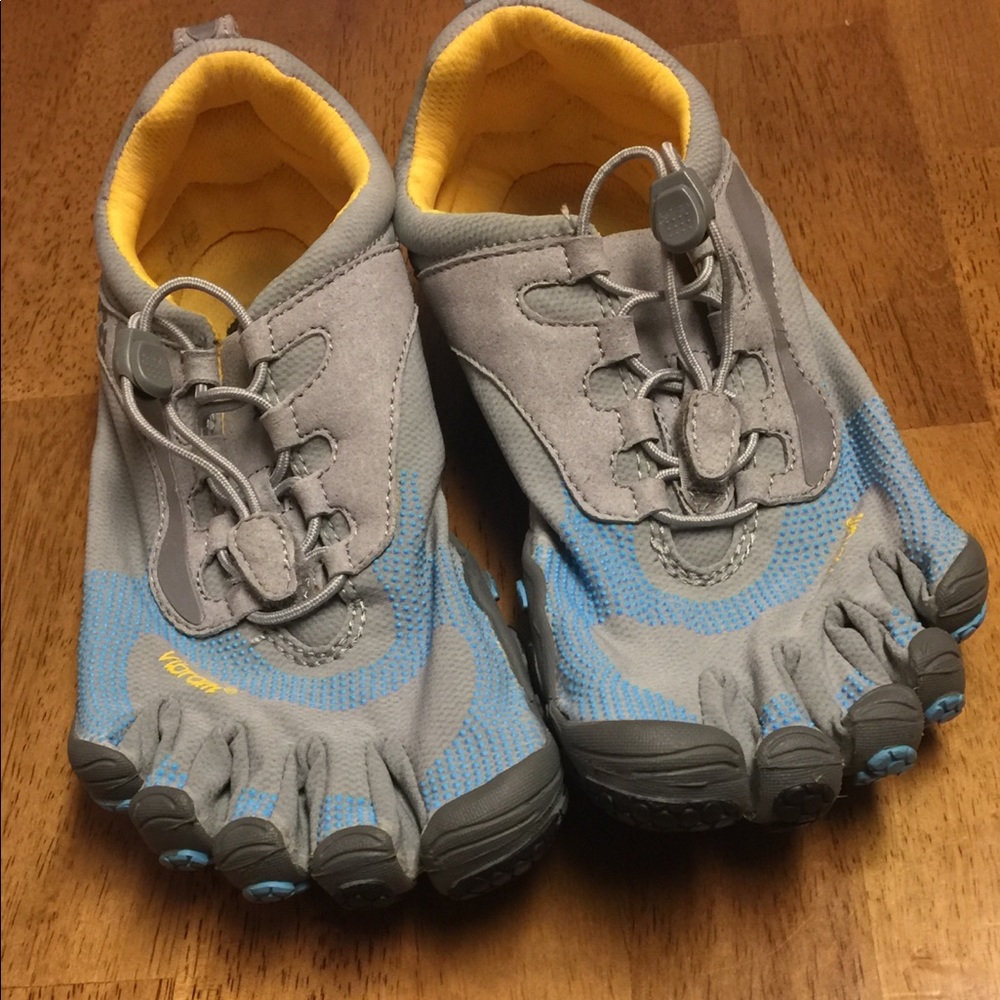 Vibram fivefinger shoes - Size 40.